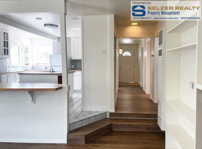 Foto del edificio - 482-486 W Mendocino Ave