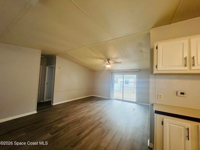 Building Photo - 1605 Ridge Dr