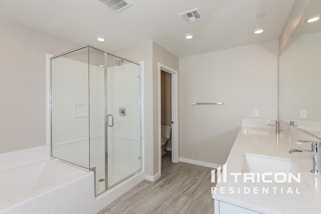 Building Photo - 31573 Dwight Dr