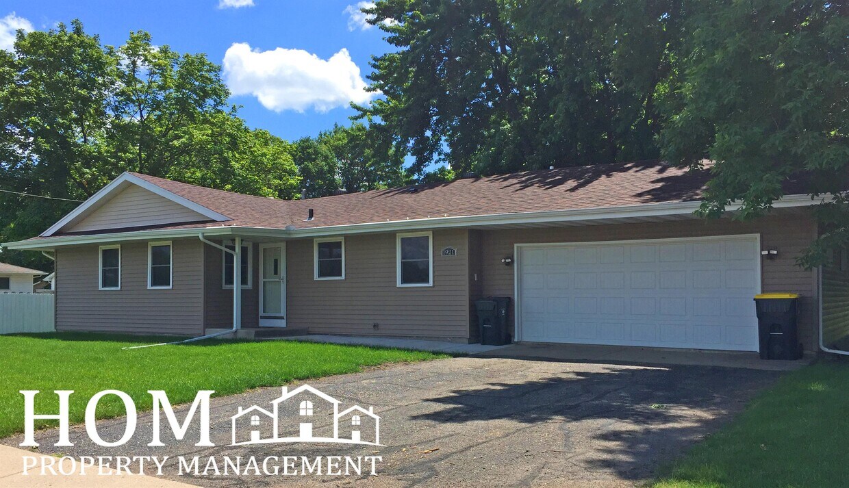 1921 Marie Ln, North Mankato, MN 56003 House Rental in North Mankato