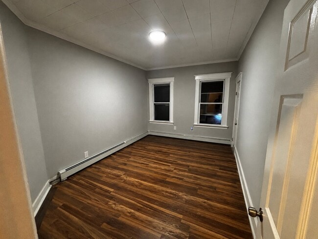 Building Photo - 23 E 18th St