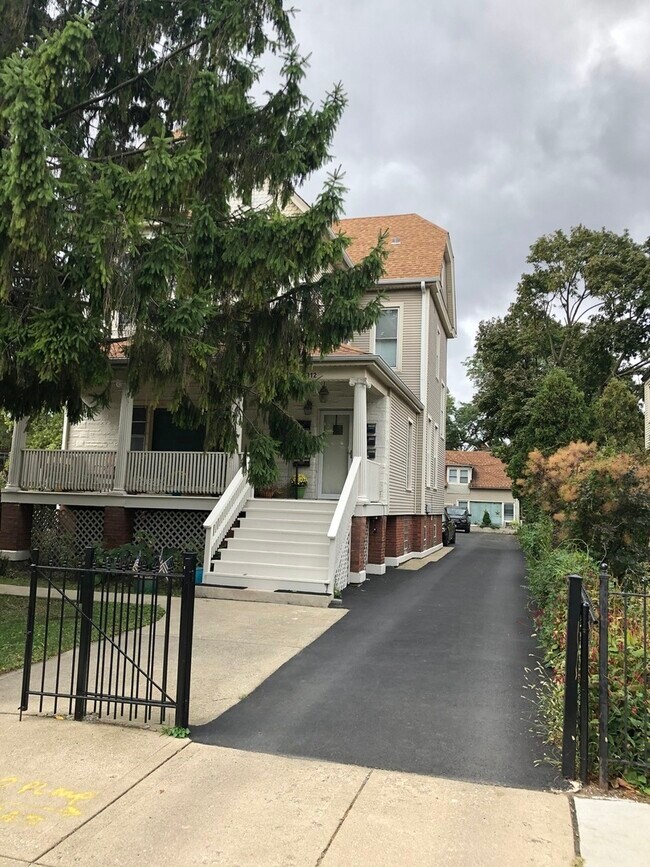 Foto del edificio - 4312 N Kedvale Ave