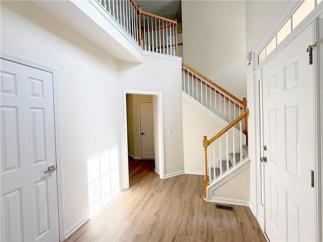 Building Photo - 350 Laurel Glen Crossing