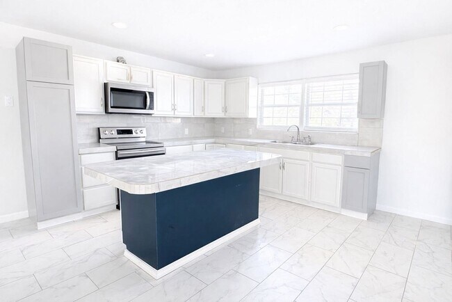 Foto del edificio - 2501 Crown Ave