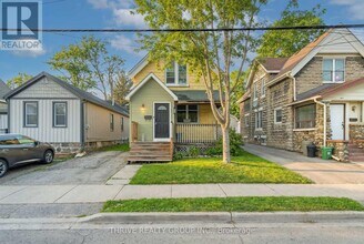 Building Photo - 922 Princess Ave