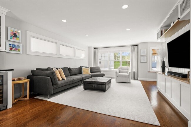 Foto del edificio - 530 E 3rd St