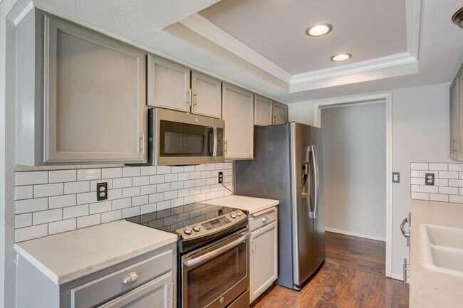 Foto del edificio - 4 bedroom 2 bath home