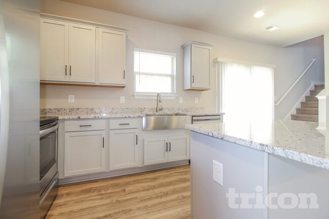 Building Photo - 109 Patagonia Rd