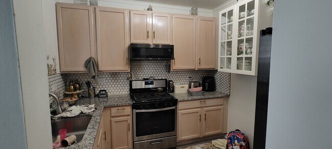 Building Photo - 2505 Oneida Ln