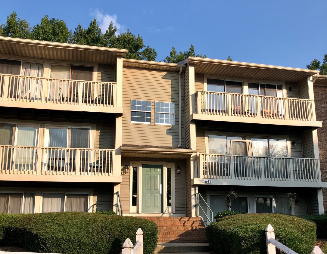 1641 Arlyn Cir Unit K, Charlotte, NC 28213 Condo for Rent in