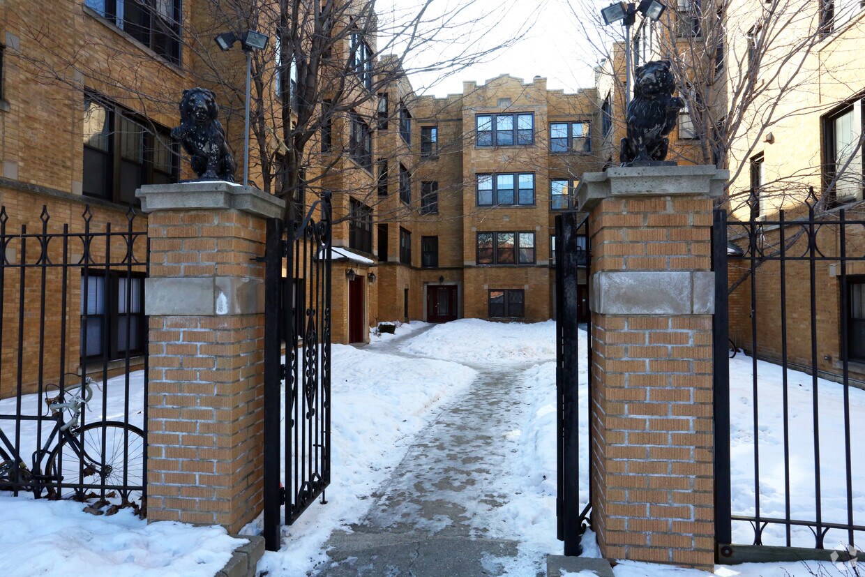 Foto del edificio - 2618 N Rockwell St