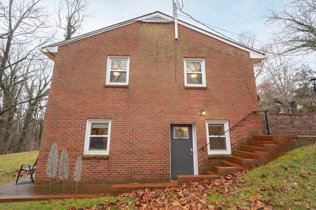 Building Photo - 410 Belvedere St