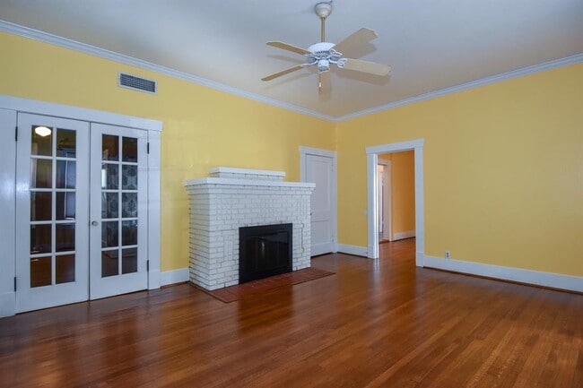 Building Photo - 4615 McKinney St