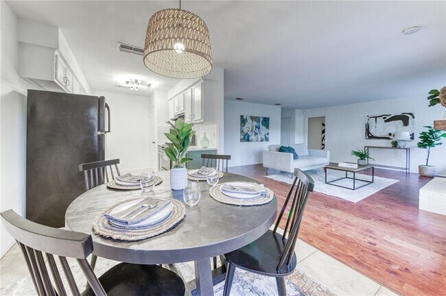 Foto del edificio - 1465 S Meadows Dr