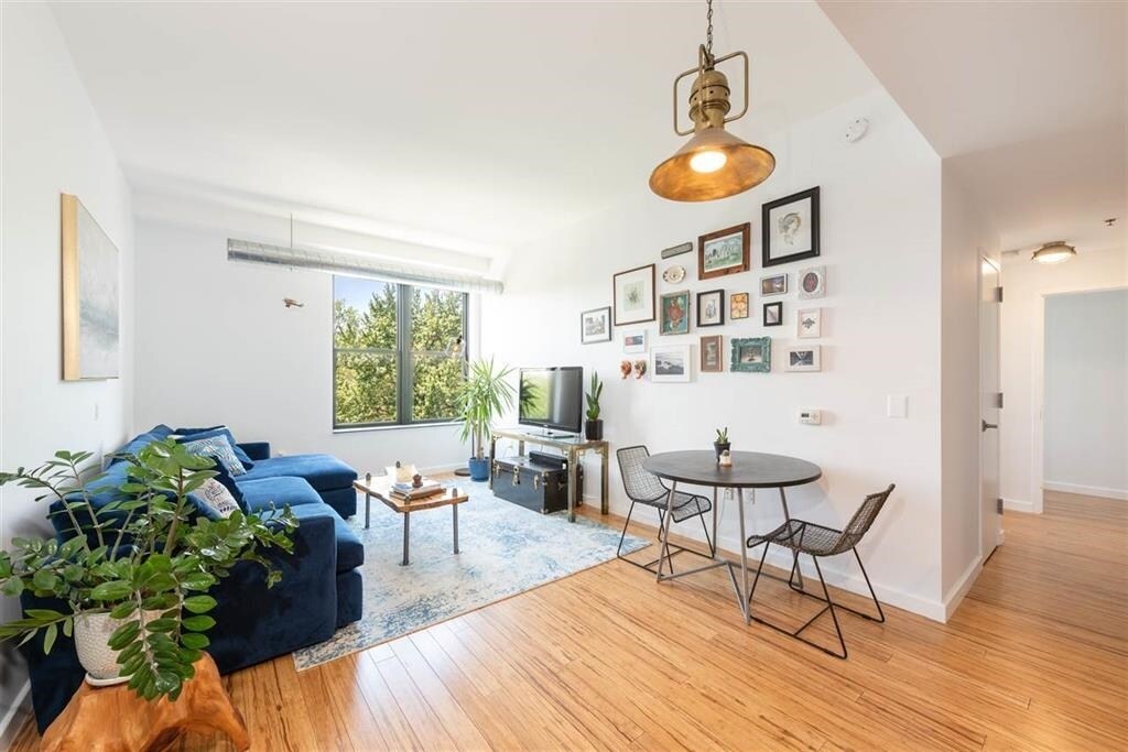 Foto principal - 232 Pavonia Ave
