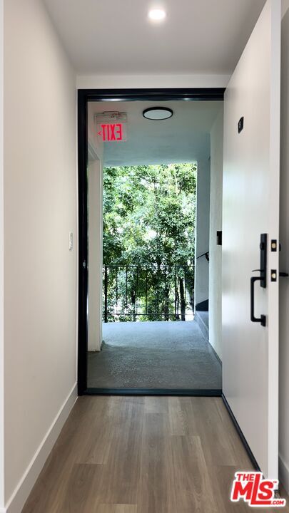 Building Photo - 414 N Palm Dr
