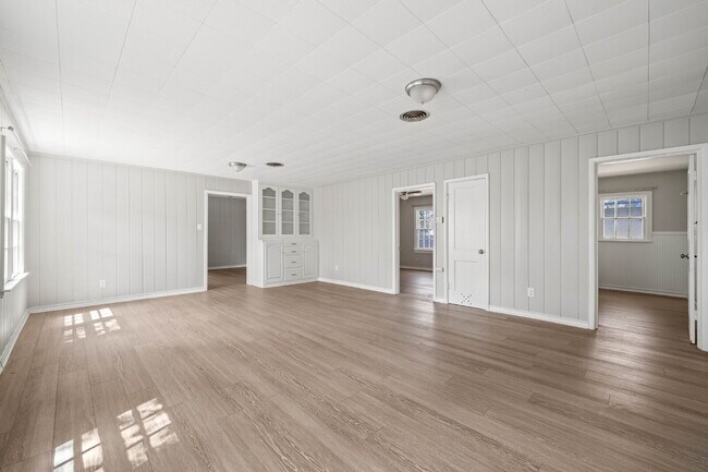 Foto del edificio - *PRE-LEASING* Updated Home w/ Large Bedrooms, Minutes from Texas Tech