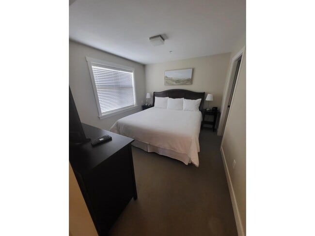 Building Photo - 19936-19956 56 Ave