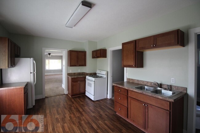 Foto del edificio - 1108 Elizabeth Ave NW