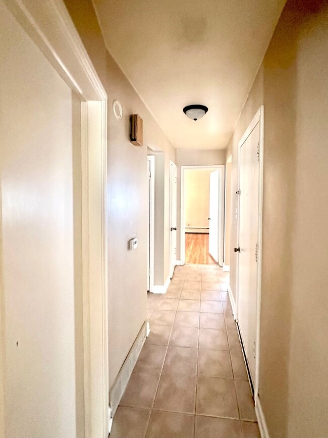 Building Photo - 2533 S 57th Ct