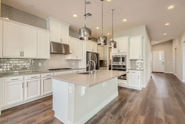 Building Photo - 3008 Barrett Springs Ave