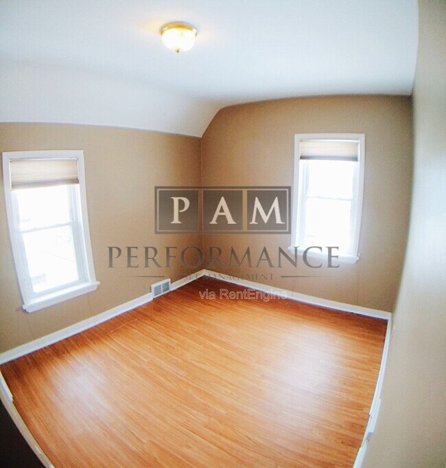 Building Photo - W164N9110 Water St