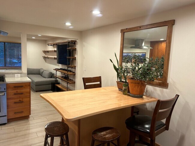 Foto del edificio - 2169 Monarch Dr