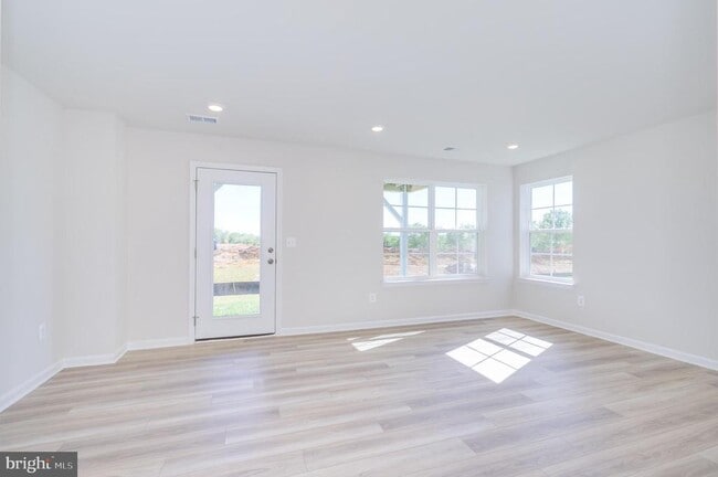 Building Photo - 450 Seeback Dr