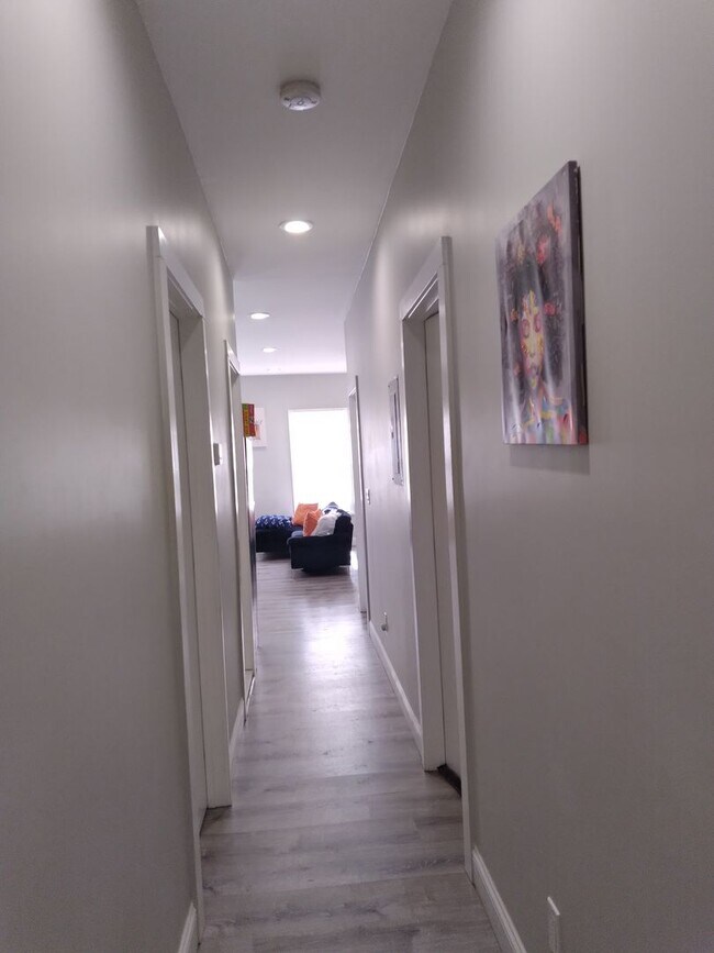 Foto del edificio - 497 Yates St