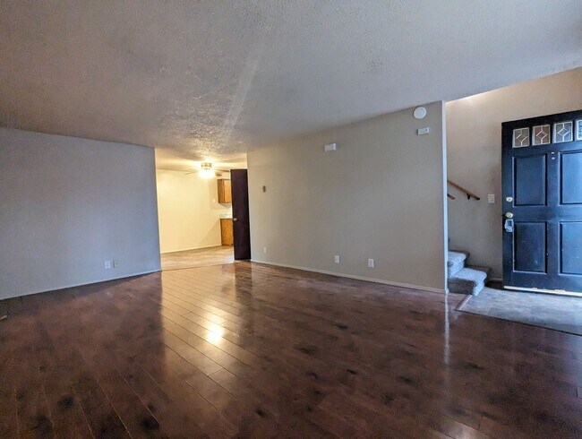 Foto del edificio - Great 2-Story, 2-Bedroom, 1.5-Bath Duplex ...