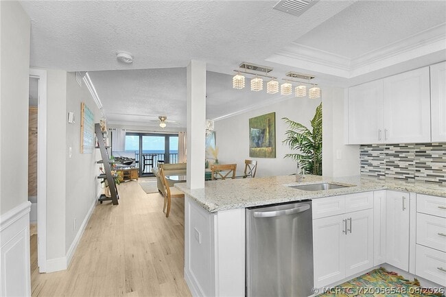 Building Photo - 10310 S Ocean Dr