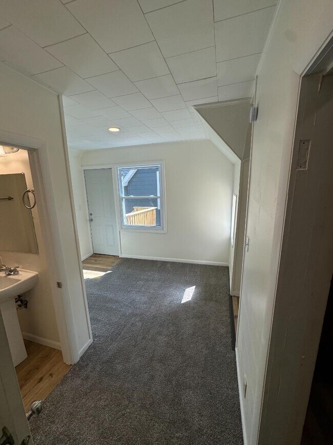 Foto del edificio - 622 E Locust St