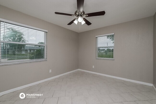 Foto del edificio - 1145 Trellis Ave