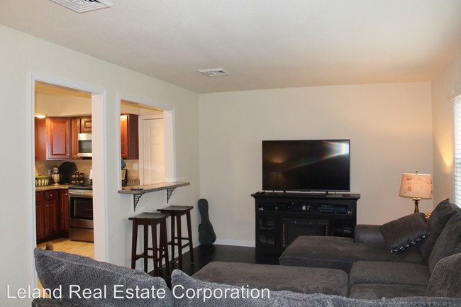 Foto del edificio - 3761 Kings Point Rd