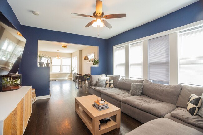 Foto del edificio - 2906 N Harding Ave