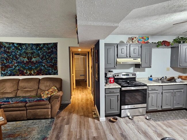 Building Photo - 64 Debra Ln