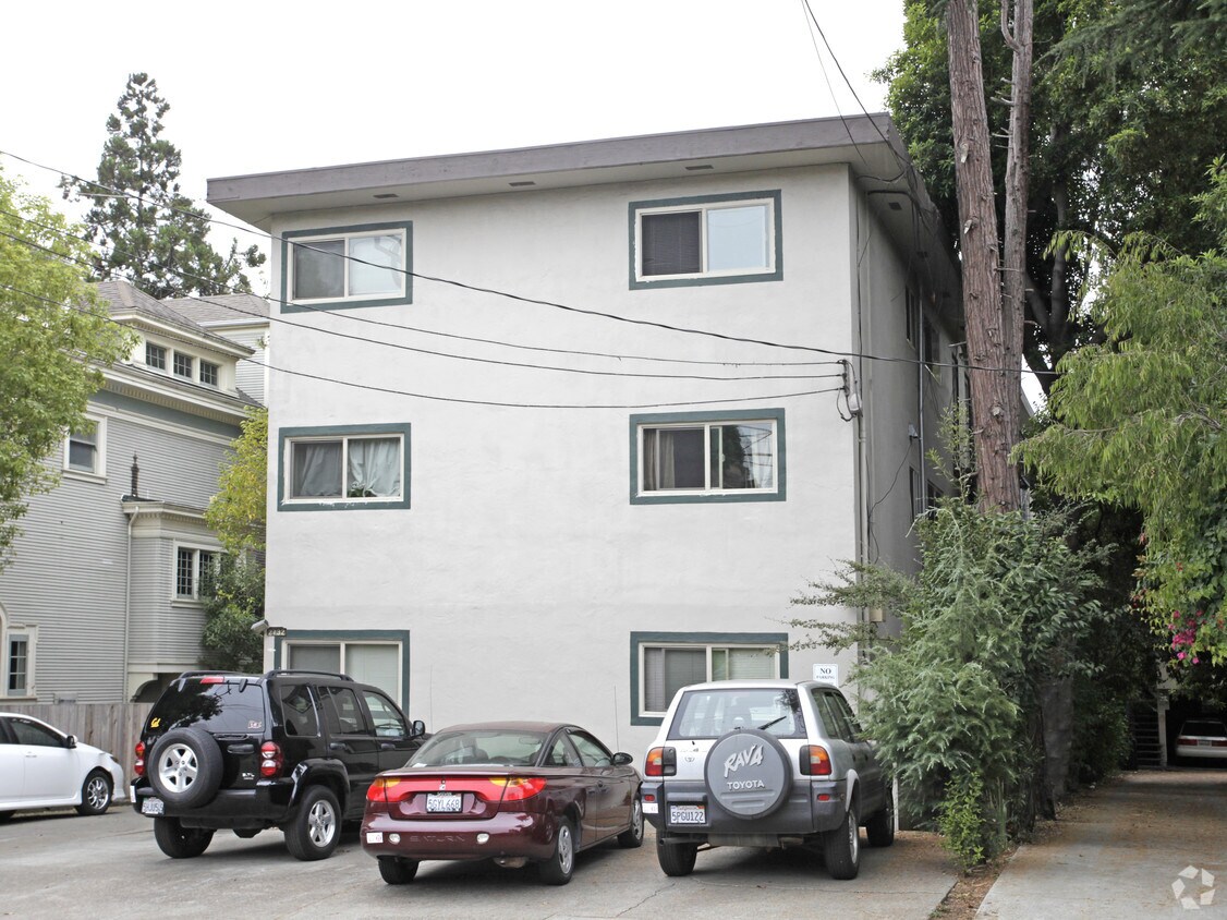 Building Photo - 2732 Benvenue Ave