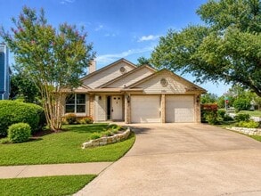 Building Photo - 1101 Forest Oaks Path