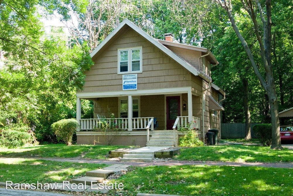 Primary Photo - 3 br, 2 bath Apartment - 806 W. Stoughton St.