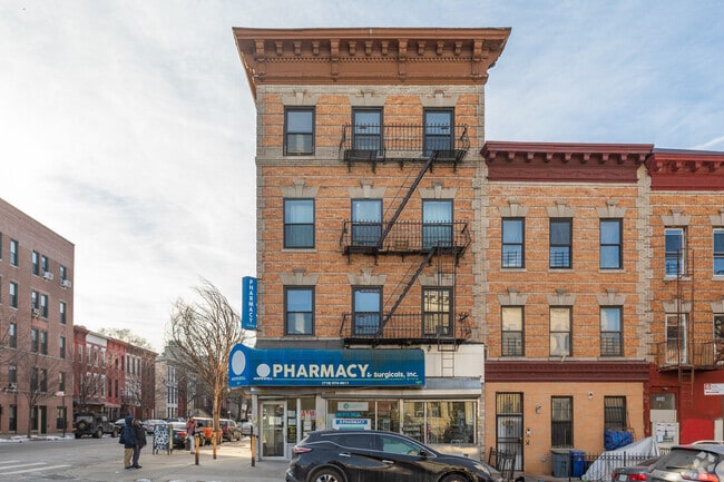 Building Photo - 181 Macdougal St