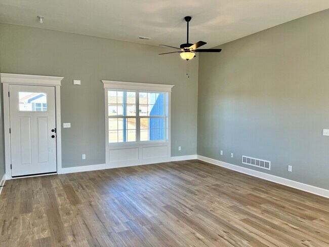 Living room - 221 S Dalton Dr
