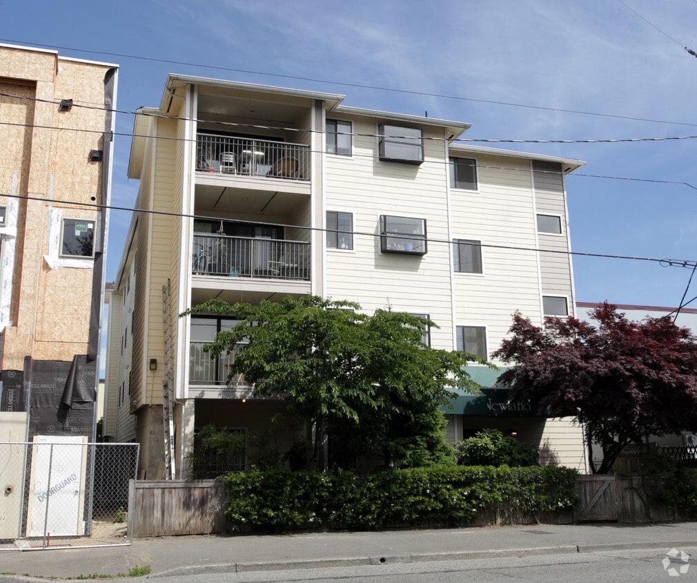 Building Photo - Newland Apartments