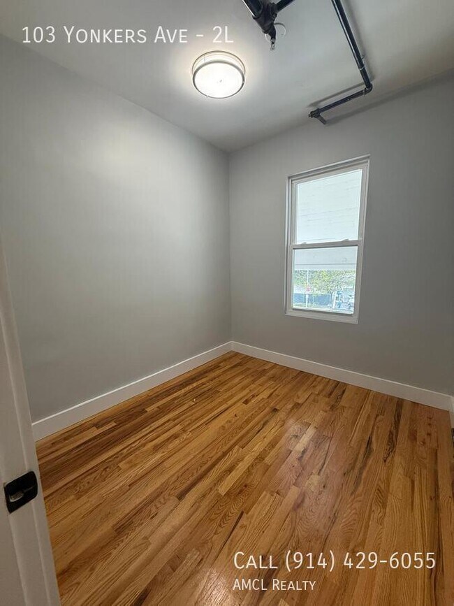 Foto del edificio - 103 Yonkers Ave