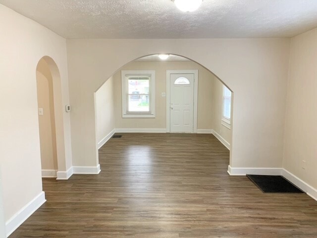 Building Photo - 480 S Luett Ave