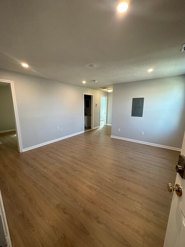 28 Lexington St Unit 2, Fall River, MA 02723 Apartments in Fall River