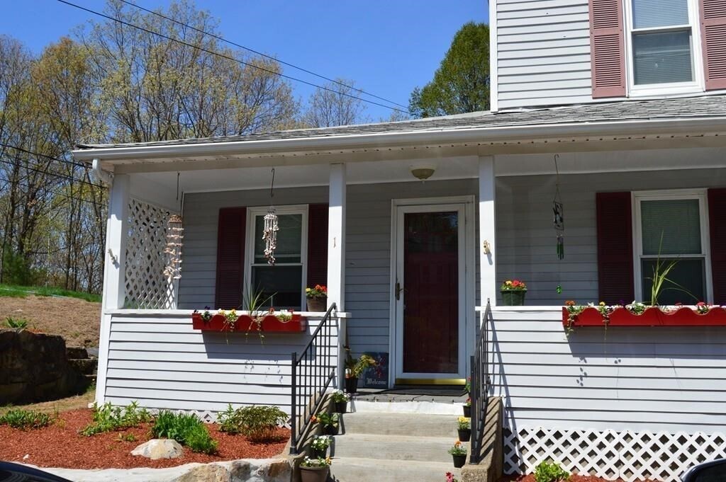 Primary Photo - 114 Waverly St