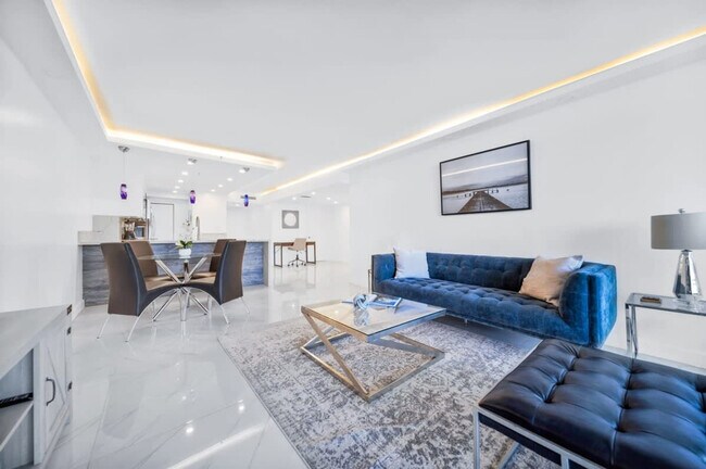 Foto del edificio - 1717 N Bayshore Dr