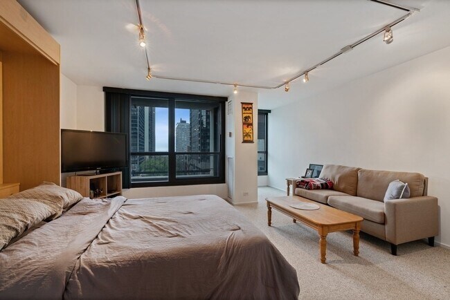 Foto del edificio - 1030 N State St