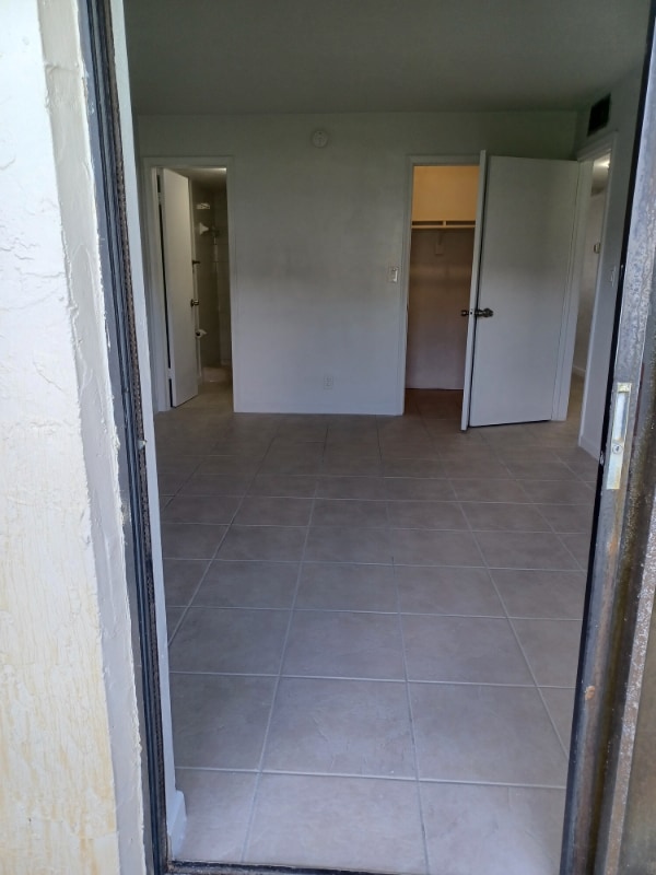 Building Photo - 4165 SW 67th Ave