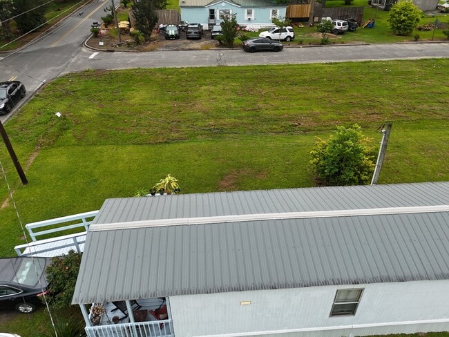Building Photo - 913 E Avera Ave